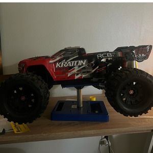 Meet your Posher, Troy